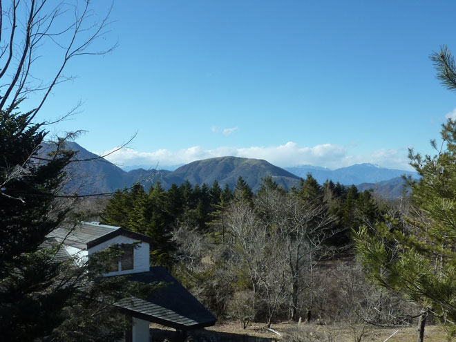 ウッドデッキから見える山